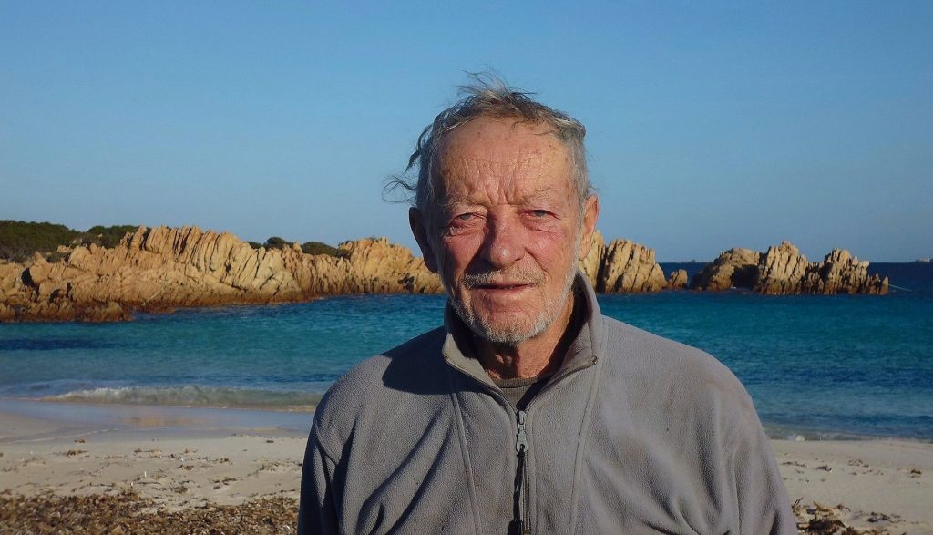 "Italian Robinson Crusoe" Refuses to Leave Paradise Island After 32 Years - VG