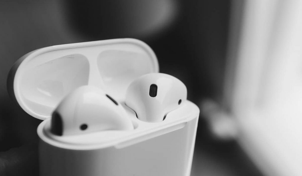 A new rumor indicates the launch of AirPods 3 next week with a big surprise!