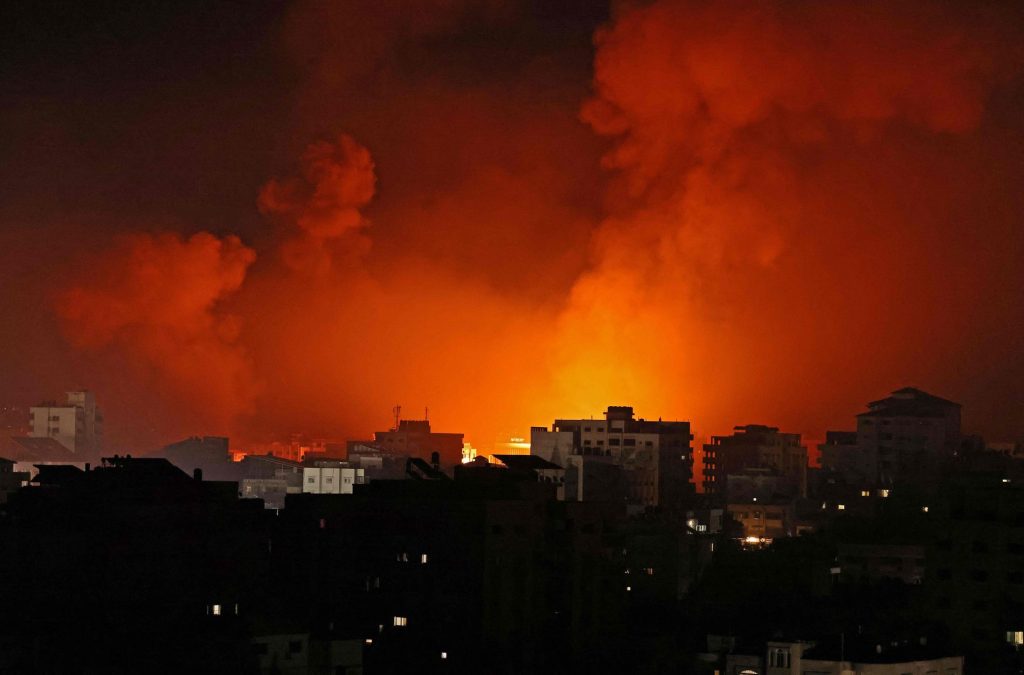 Israel continues to warn of its attack on Gaza