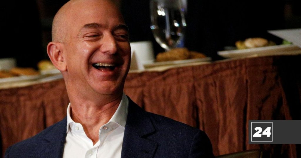 Jeff Bezos buys a € 400 million yacht that needs another yacht for support