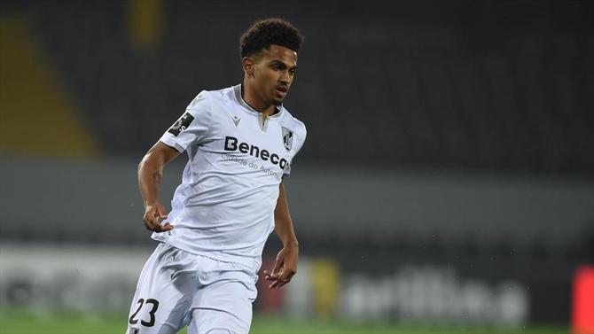 The ball - “Marcus Edwards fits in well with Sporting” (Sporting)