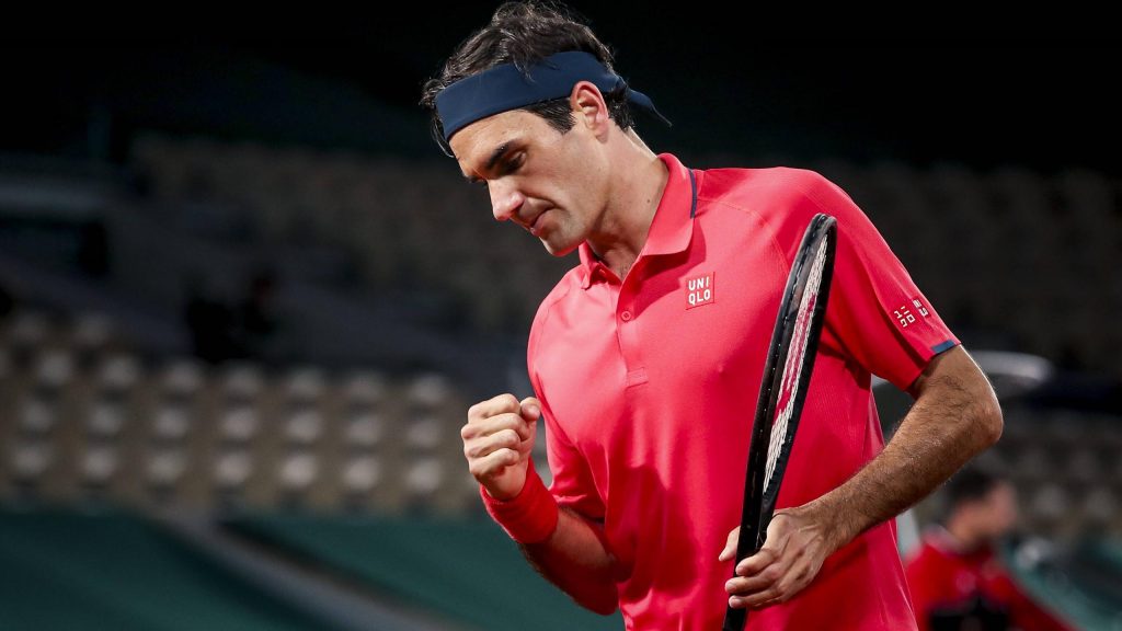 Roland-Cross 2021 - Roger Federer qualifies for knockout stages