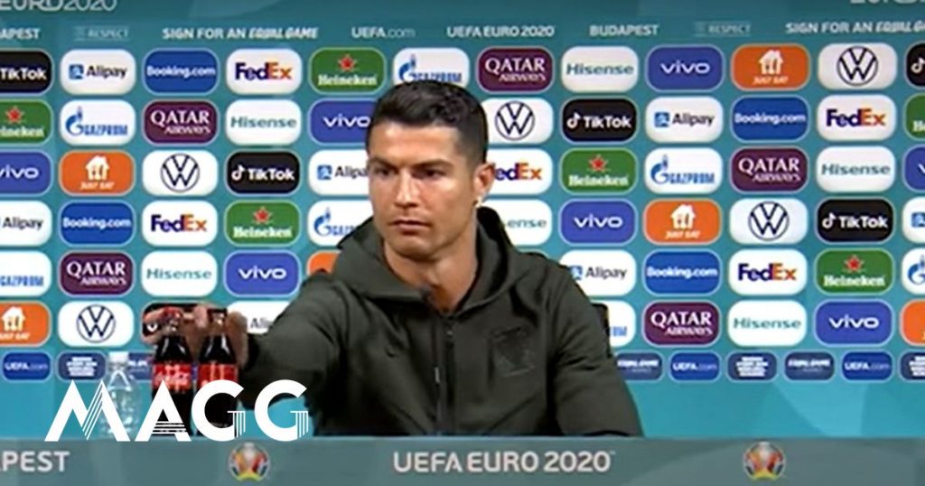 The moment Cristiano Ronaldo hides Coca-Cola bottles and says he prefers water - Nacional