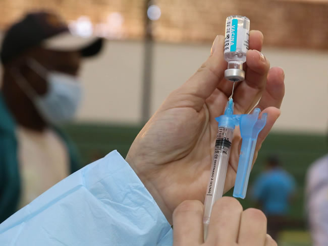 27-year-olds will be vaccinated against Covid-19 on Saturday in Varginha