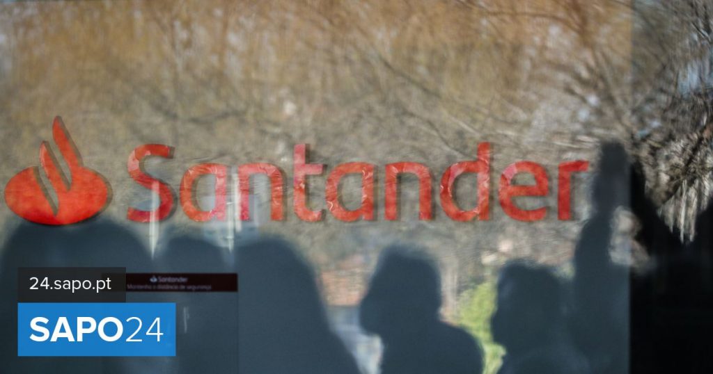 Santander has not reached an agreement with 350 workers and is proceeding with a 'unilateral operation'