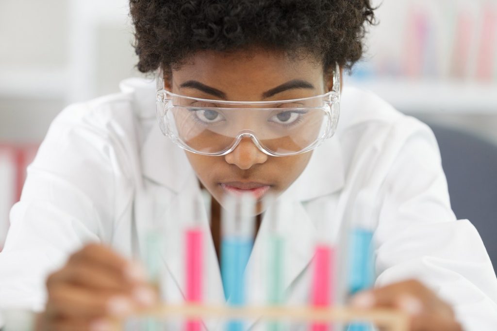 Competition encourages reflection on the role of women in science |  FIEP . system