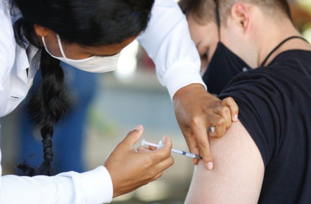 Find out who can get vaccinated this Tuesday in SP, RJ, GO, MG and SC