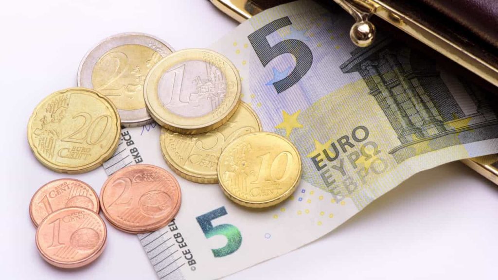 The minimum wage should rise to approximately €705.  Unions are asking for more