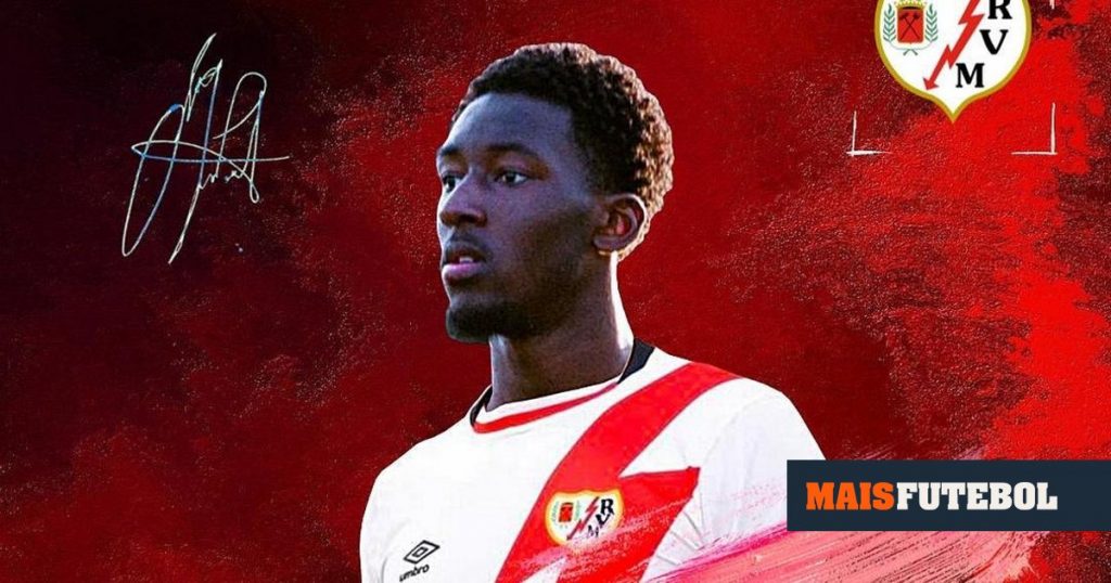 Young tells the drama of Rayo Vallecano: he sleeps on the floor and does not receive