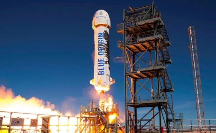 Photo of the new Shepherd missile from Jeff Bezos' company Blue Origin