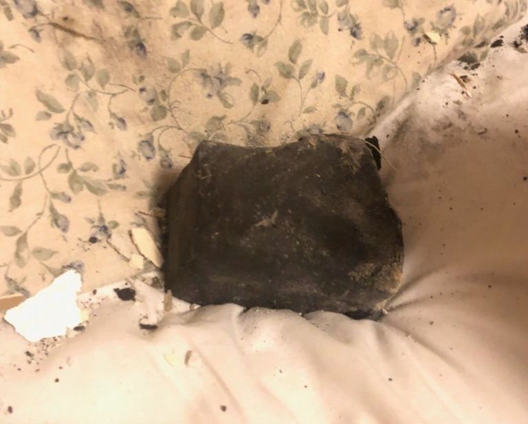 Ruth woke up with a meteor on her pillow - VG