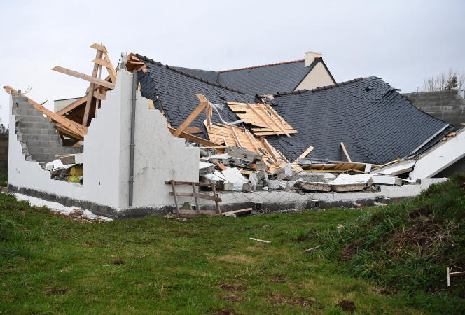 On October 21 a house was destroyed by a storm in Blosawet in Finister.
