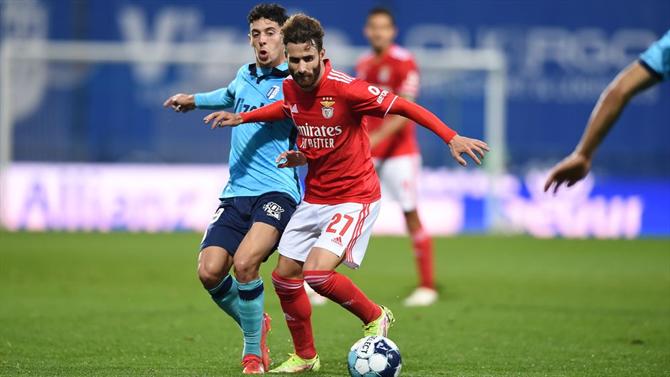 Ball - "Rafa plays in the perfect position for him" (Benfica)