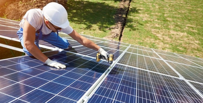 Taxa sobre energia solar fotovoltaica
