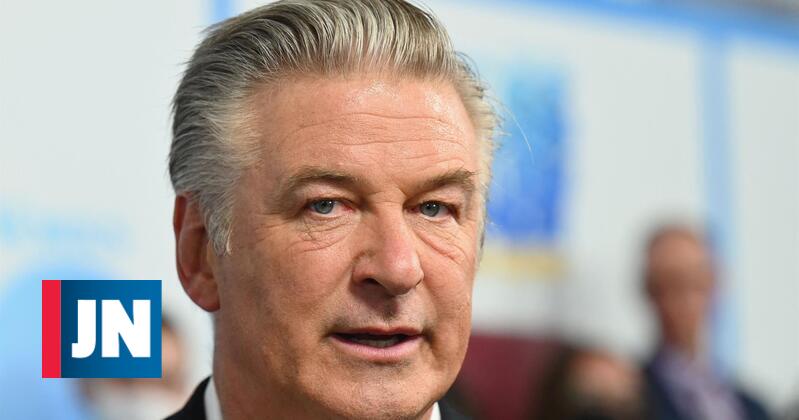"read this".  Alec Baldwin rejects insecurities in filming