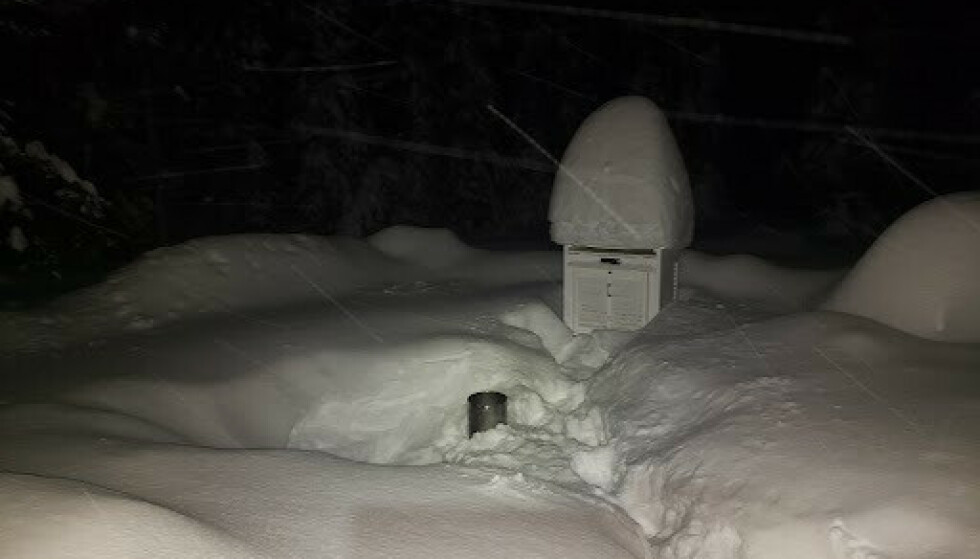Snow: Snow covered the weather station in Denali.  Photo: Twitter /NWSFairbanks