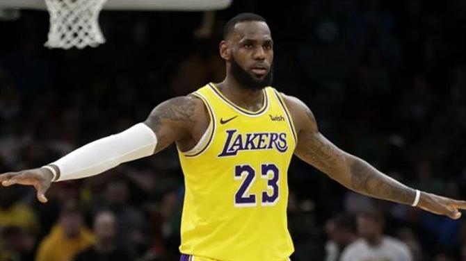 Ball - LeBron James was heavily criticized by his ex-teammate (NBA)