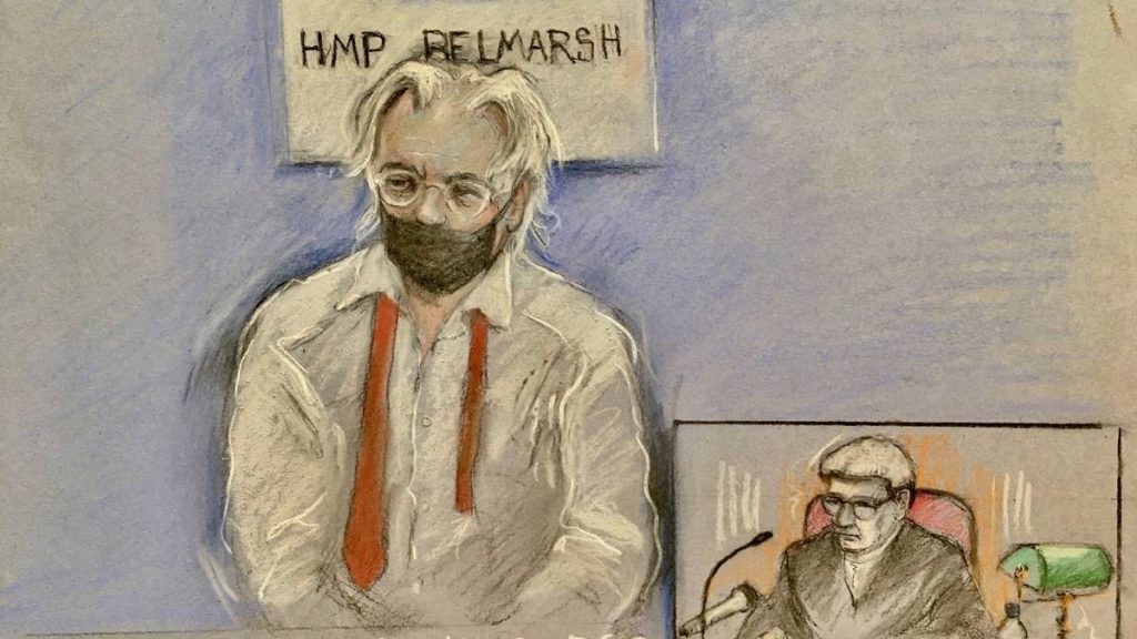 Julian Assange i retten i 2021