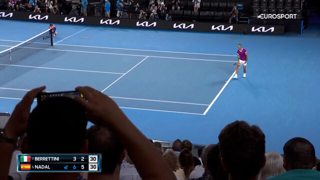 Nadal wins 2nd set at Australian Open semifinals