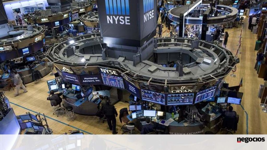 Banks pressure the Dow on the eve of a long weekend - Stock Exchange