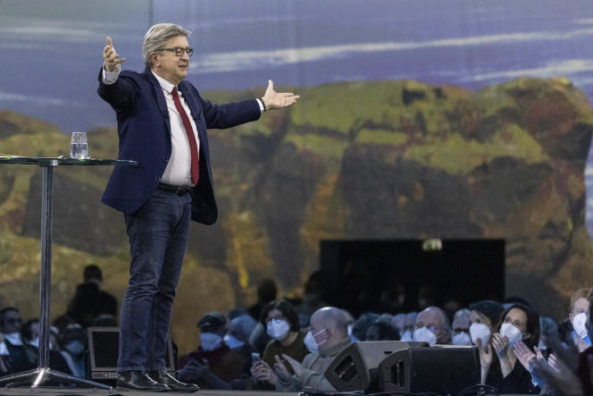 On January 16, 2022, Jean-Luc Mன்சlenchon, President of La France Inzomis (LFI), during his campaign meeting at the Exponandes le Park in Nantes.