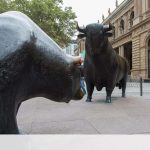 The war of bears and bulls on Wall Street.  Nasdaq enters correction territory