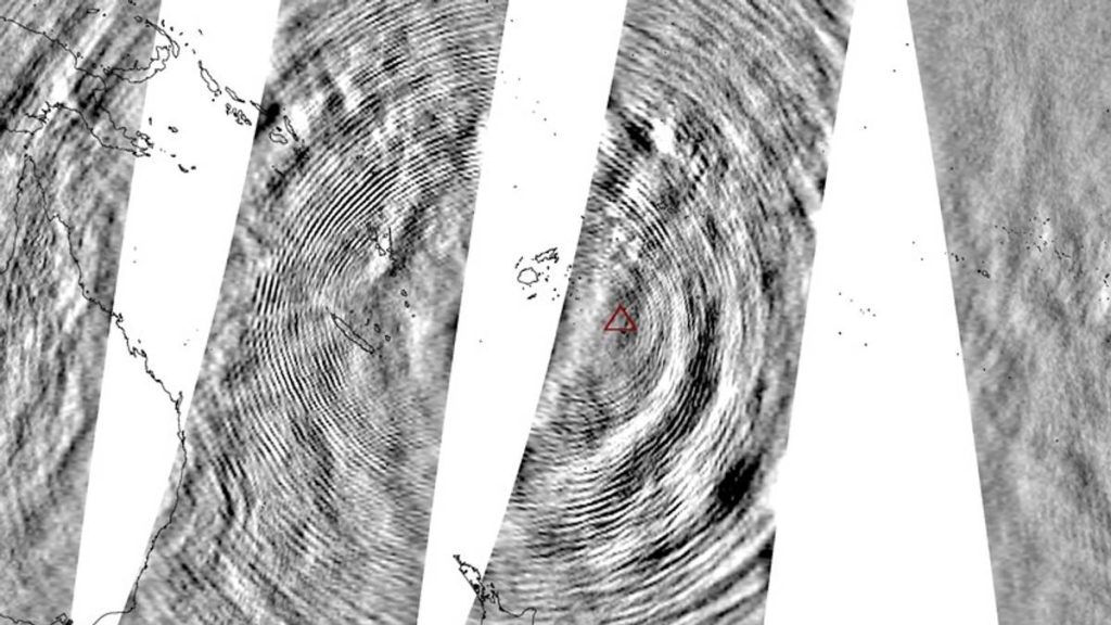 Gravitasjonsbølger i atmosfæren fanget opp av Aqua-satellitten etter vulkanutbrudd i Tonga.