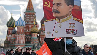 Teacher: Joseph Stalin still has his followers.  Here from a demonstration in Moscow in 2001. Photo: AP / NTB