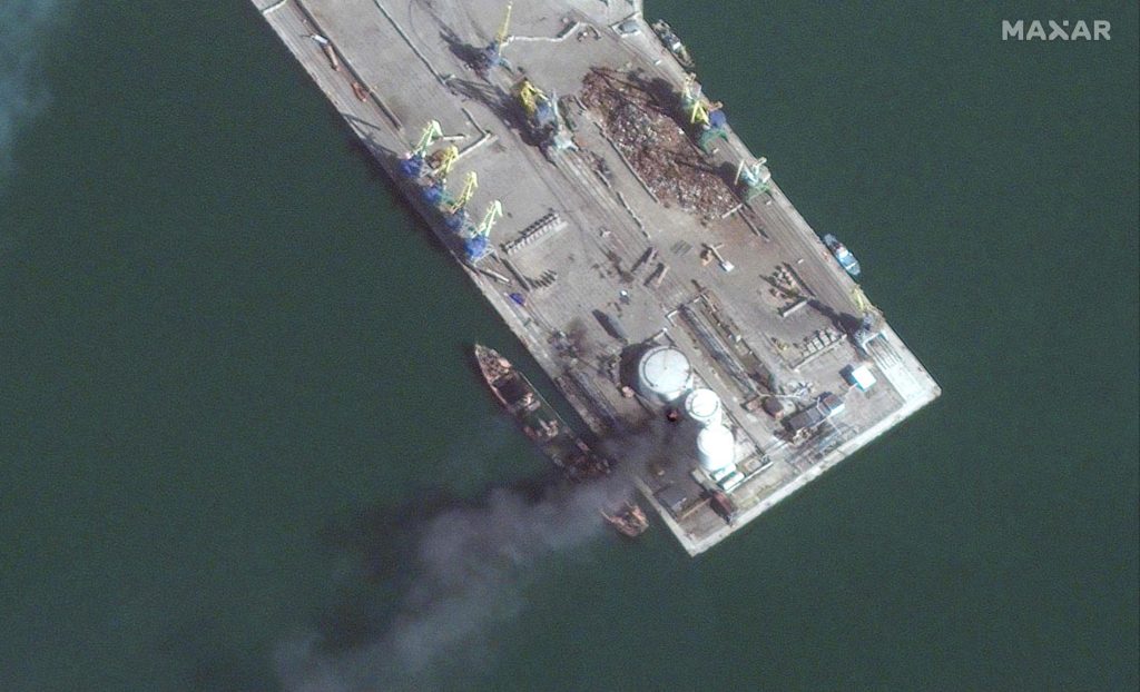 New satellite images show a destroyed warship - VG