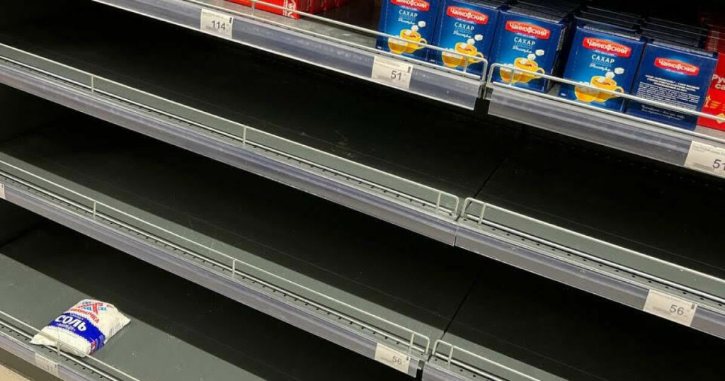 Empty store shelves in Moscow: - It's almost like going back to the Soviet Union