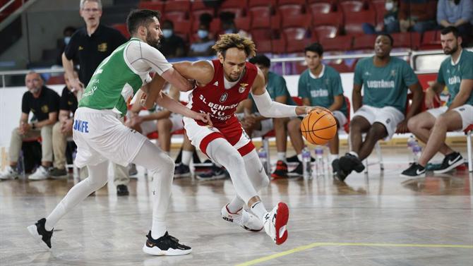A BOLA - All results of the last round: Benfica confirms first place with a crush and Buffoa guarantees 'play-off' (Basketball)