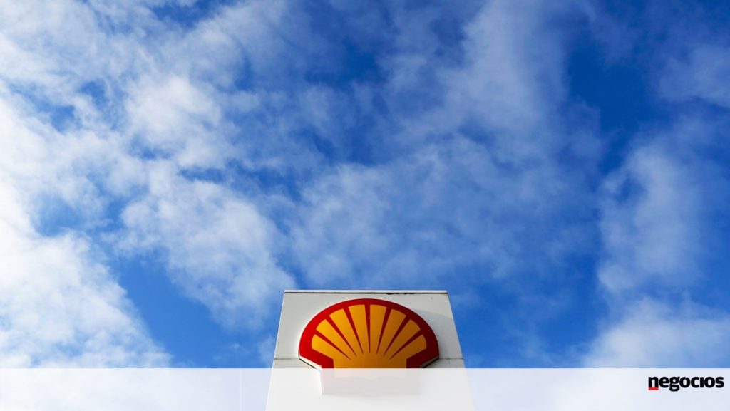 Shell buys Russian crude at a record discount of $28.5 per barrel