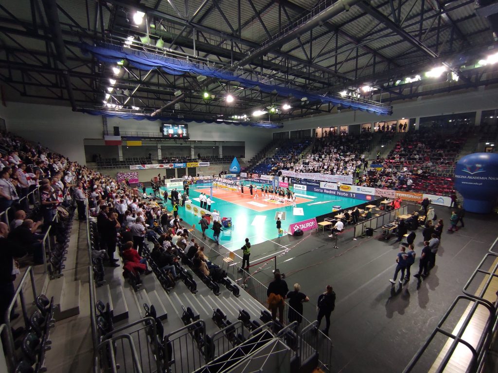 Volleyball Festival in Lod.  The fans put on a show and the players were amazed