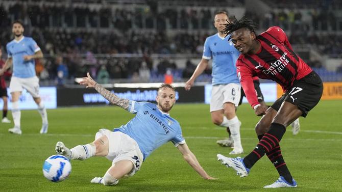 Ball - Compensation goal gives AC Milan victory in Rome (Italy)