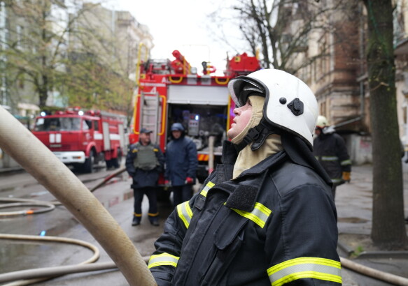 Firefighters move from one fire to another in Kharkiv.  Photo: the girl of Skjerstad