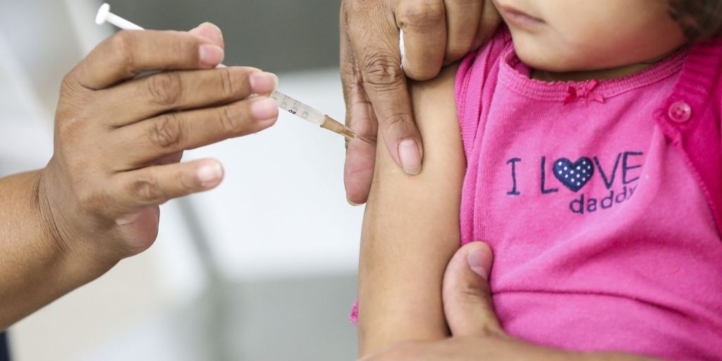 Fortaleza: vacinação contra influenza e sarampo para crianças é antecipada; confira postos de saúde disponíveis