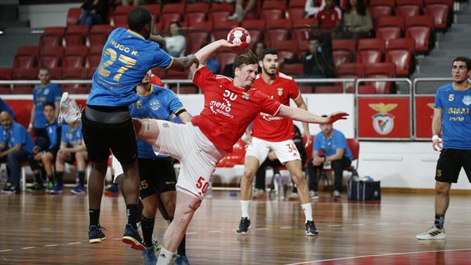 Ball - Benfica defeats Maya in an early round (handball)