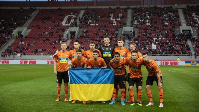 Ball - Shakhtar Donetsk secures a place in the group stage (UEFA Champions League)