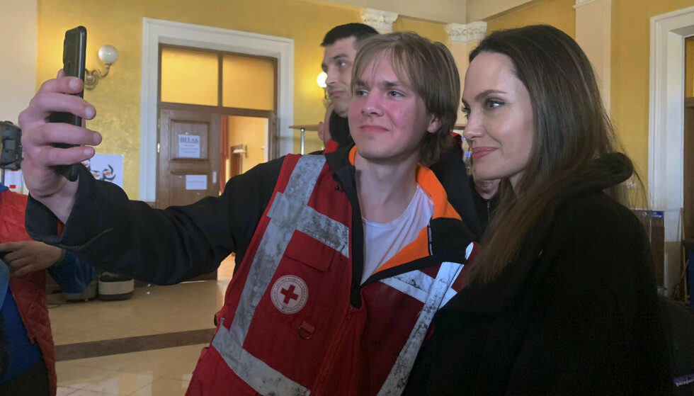 SELFIE: Pictures from Jolie's first day in Ukraine indicate that she was warmly welcomed by both the volunteers and the locals in Lviv.  Photo: AP
