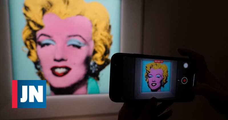 Marilyn Monroe portrait of Andy Warhol reaches record value at auction