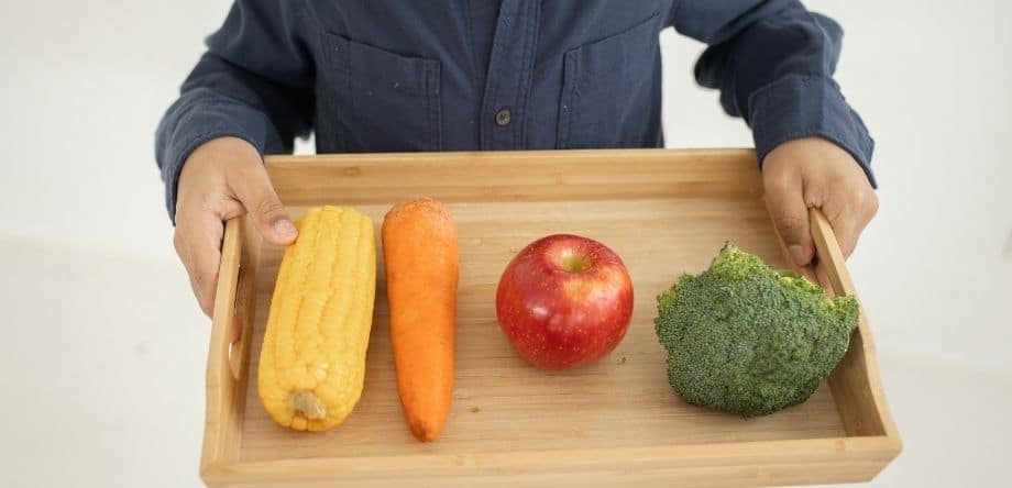 Estudo: crianças com dieta vegetariana têm maior probabilidade de terem peso abaixo do normal