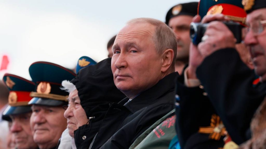 Putin feirer seieren i andre verdenskrig.
