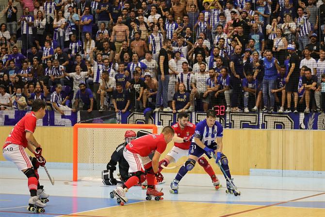A BOLA - Roller Hockey: FC Porto-Benfica LIVE (8:00 p.m.) (A BOLA TV)