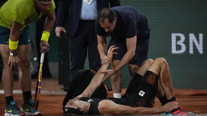 Ball - Zverev succumbs to a chilling injury and Nadal in the 14th final of Roland Garros (Video) (Tennis)