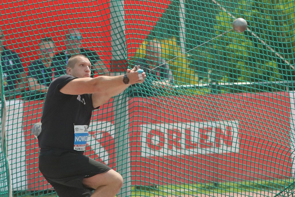 Broke the record!  Noviki's exciting throw (video)