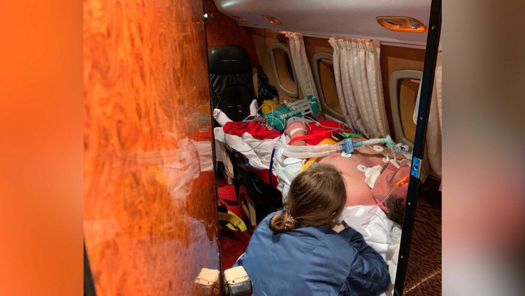In the coma: Dmitry Bykov was taken from Novoya Gazeta to a hospital in Moscow.  Photo: Dmitriy Muratov / Novaya Gazeta