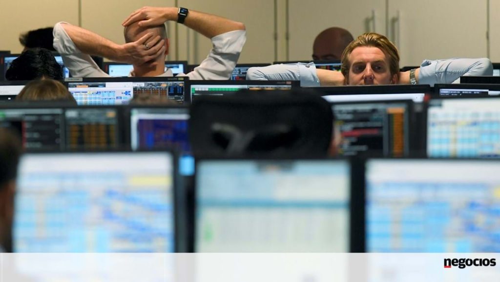 Bargain hunters give Europe a win.  Oil continues to decline - markets in a minute