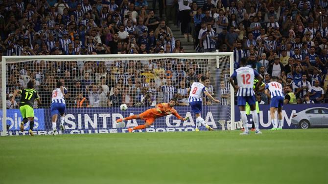 Ball - “As usual in the last forty years, yesterday FC Porto was superior to Sporting” (FC Porto)