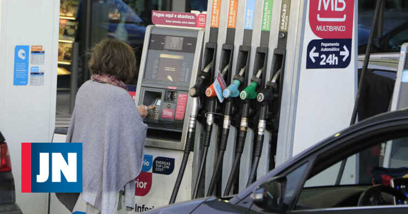 Gasoline price drops to pre-war levels