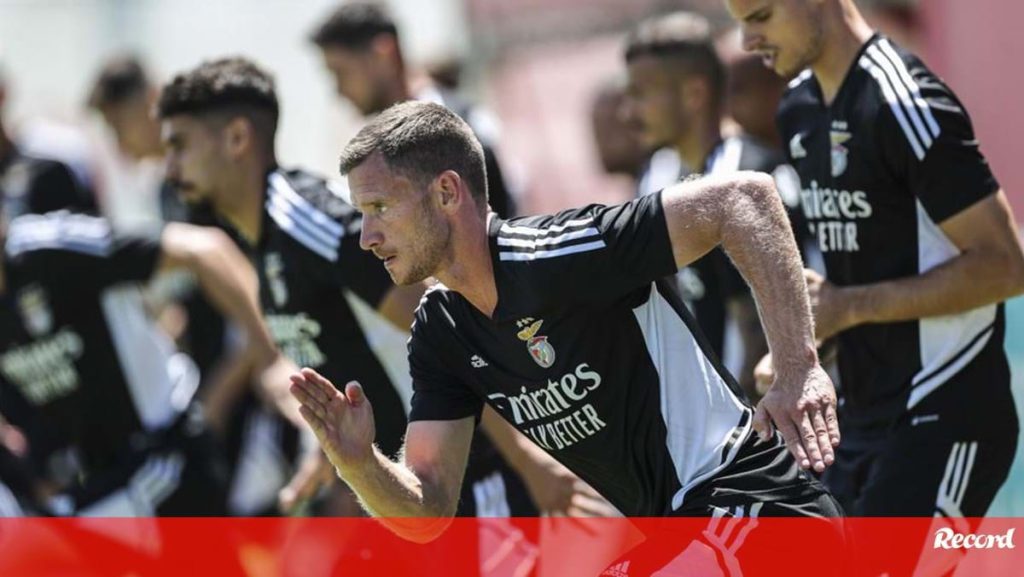 The Belgian coach on Vertonghen: "We will see his situation in September" - Benfica